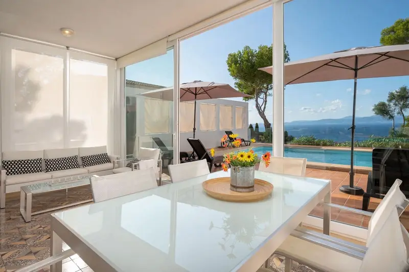 Villa en Bahia Blava con Vistas al Mar