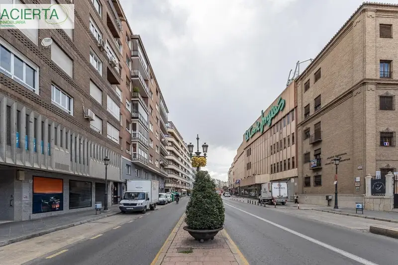 Local Comercial en Venta Acera del Darro Granada