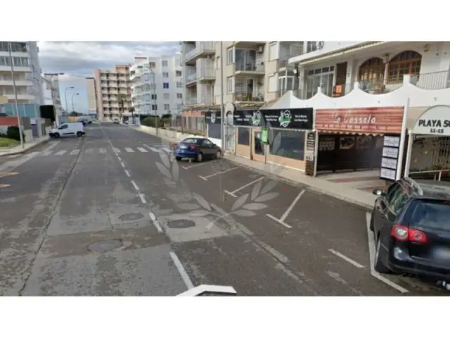 Restaurante en Venta en Roses Girona con Vistas al Mar