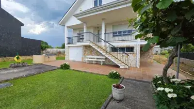 Chalet en Camponaraya 4 dormitorios 257m2 1800m2 parcela