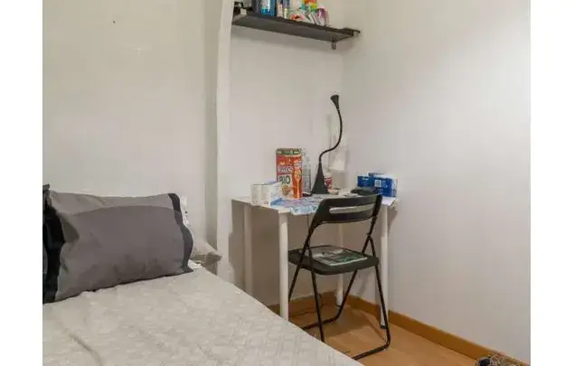 Rent a room of 110 m² in Madrid