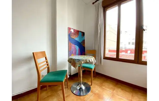 Alquiler de apartamento de 140m² en Valencia cerca de universidades