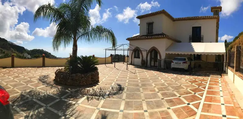 Chalet en Venta Mijas Malaga Cerca Tiendas Escuelas Vistas Mar Montana