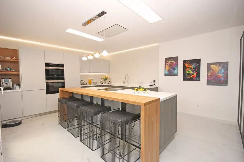 Piso de 3 Dormitorios en venta San Roque-Club, España