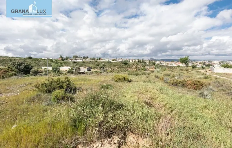 Venta Parcela en La Zubia 200m2 edificables