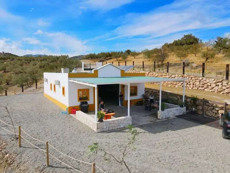 Casa de Campo con Cuadra: 200m2 y 14000m2 de Terreno