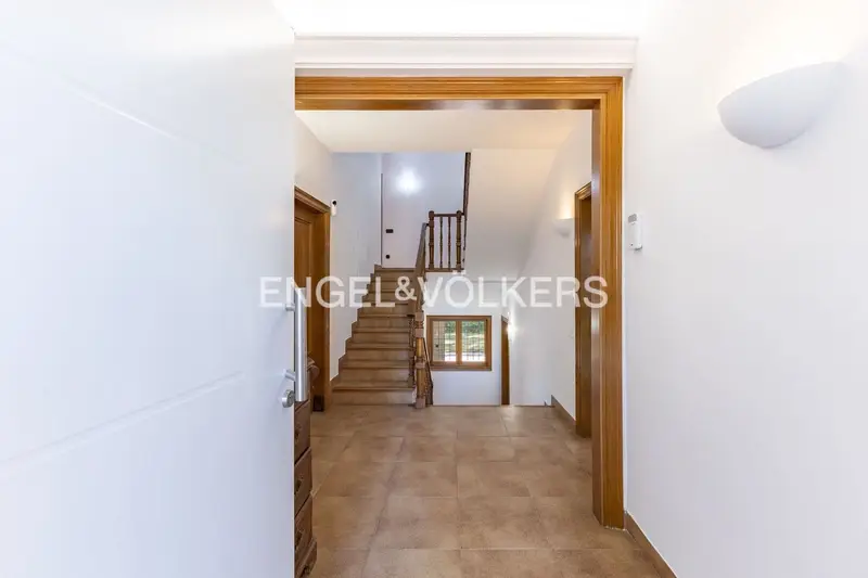 Chalet en Matadepera con Piscina y Jardin Privado