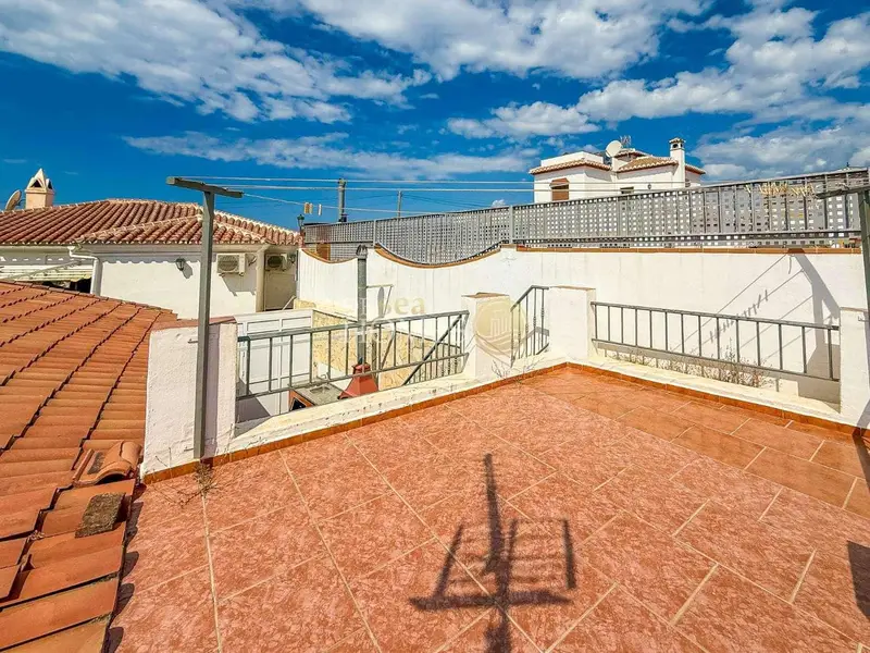 Chalet en Venta en Nerja  Villa con Piscina y Vistas al Mar
