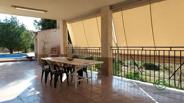Chalet con Horno de Leña y Piscina en Crevillent