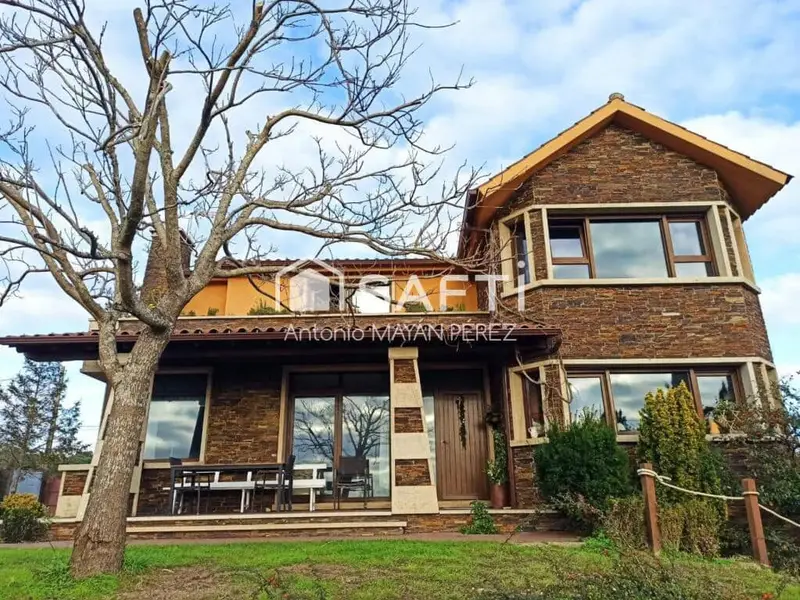 Chalet en venta en Ribeira, A Coruña