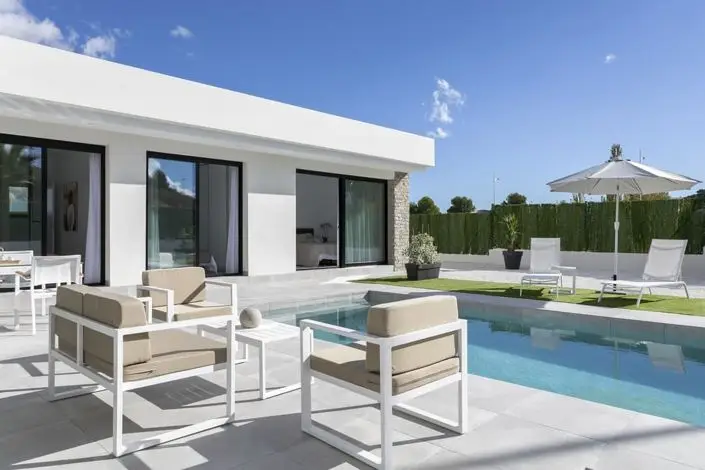 Villa Moderna 3 Dormitorios Piscina en Venta