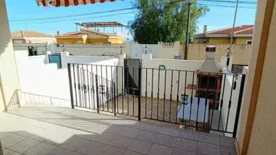 Casa adosada en alquiler en Carrer Algeps