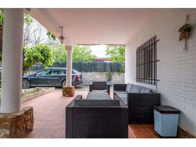 Casa con Placas Solares en Fuentes de Ebro