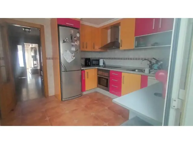 Vivienda Luminosa Cerca Del Centro Con Garaje