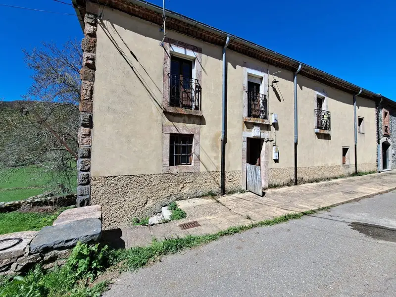 Casa Rural en Venta cerca de Carmenes Leon
