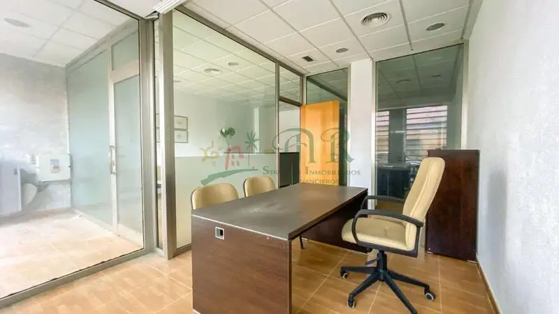 Local Comercial en Venta Almoradí 3 Despachos Aula Baños