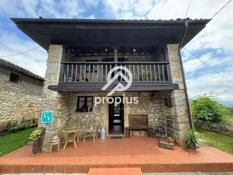 Chalet con Hórreo y Cuadra en Isongo Asturias