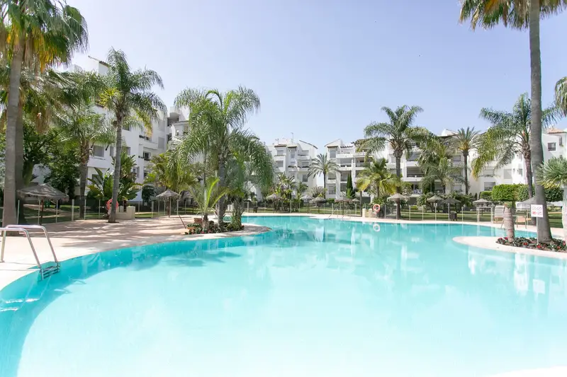 Piso de 3 Dormitorios alquiler Estepona, España