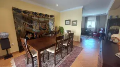 Chalet en Venta en Urbanizacion Exclusiva cerca Campo de Golf