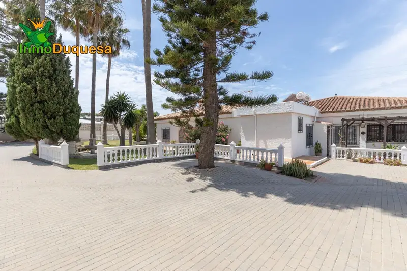 Chalet en Venta Motril Gran Capacidad 4 Dormitorios