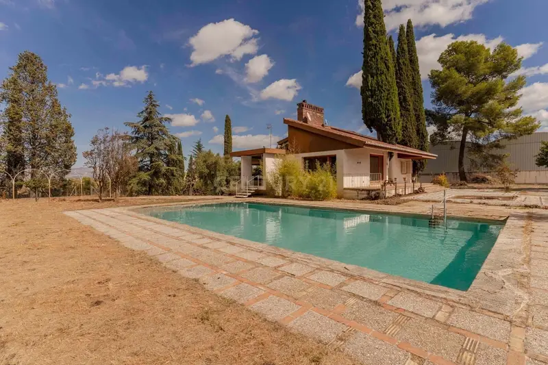 Finca Rural en Albolote Granada 5 Dormitorios 6 Banos 3500m2