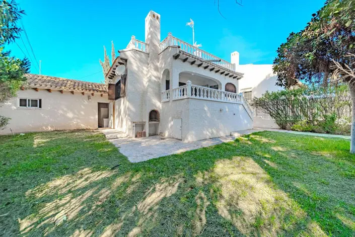 Villa en Venta Playa Flamenca 3 Dormitorios 2 Baños Piscina Comunitaria