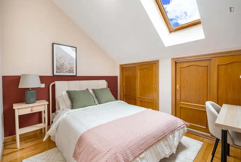 Coliving Madrid: Habitacion Amueblada con Facturas Incluidas