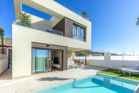 Villa en Rojales: Moderna con Piscina y Jardin Privado