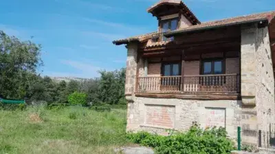 Casa en Venta en Caranceja 272m2 con Jardin