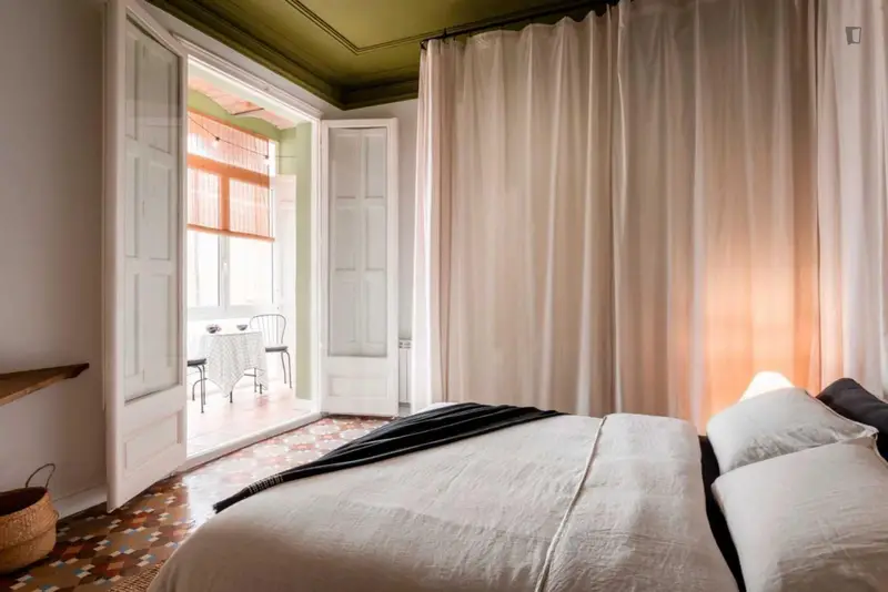 Apartamento con Patio Interior 1 Dormitorio 2 Baños
