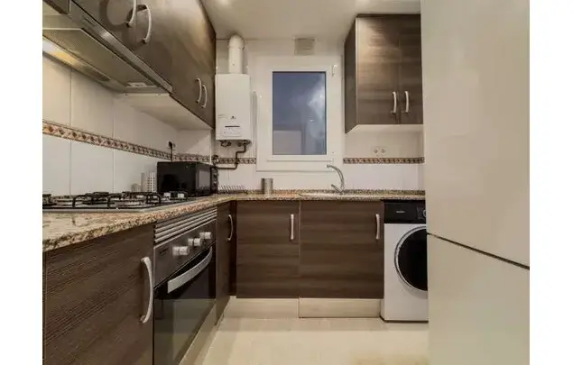 Habitacion 110m2 en L Hospitalet de Llobregat para Profesionales y Estudiantes