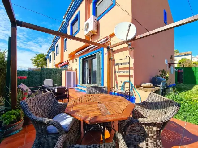 Casa en Venta La Duquesa 3 Dormitorios Jardin Privado