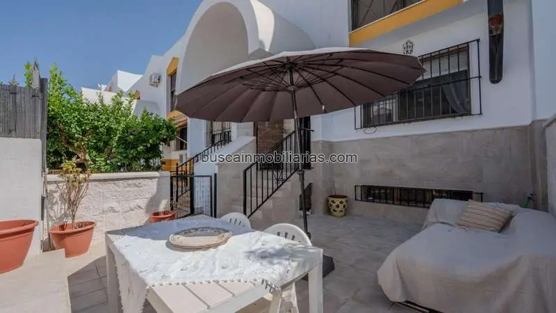 Casa en Venta en Ayamonte: Piso Amplio con Garaje y Patio