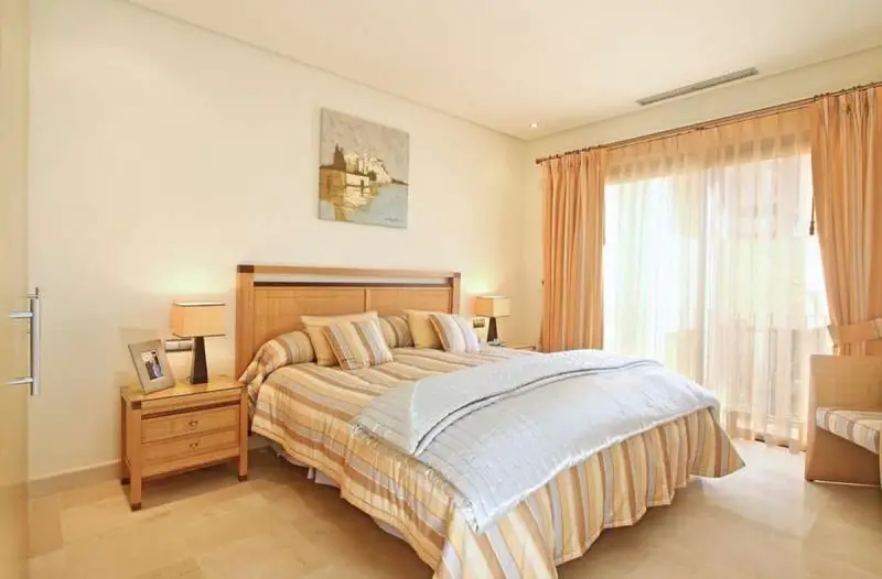 Atico en Venta Marbella 2 Dormitorios Piscina Vistas al Mar