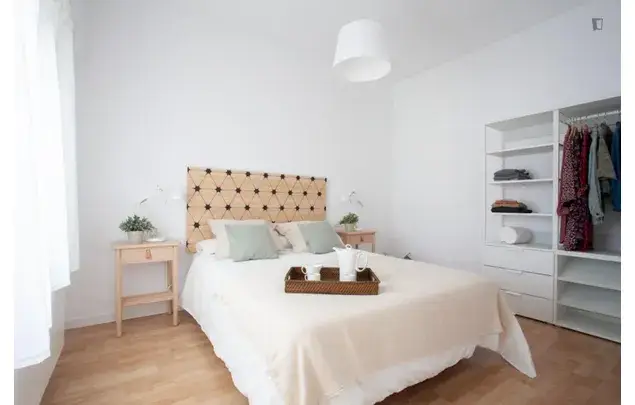 Rent 2 bedroom apartment in Barcelona