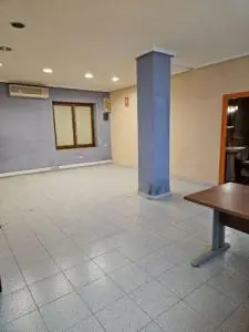 Casa para reformar con patio grande en zona centrica