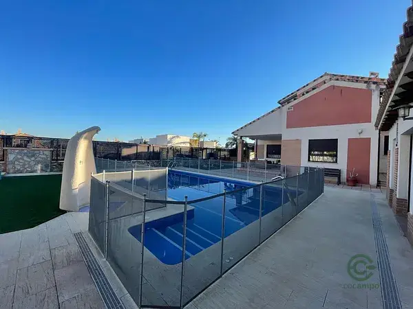 Chalet en La Ñora con Piscina y Garaje Doble