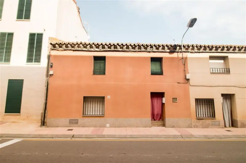 Casa en Pinseque con Terreno 5 Dormitorios