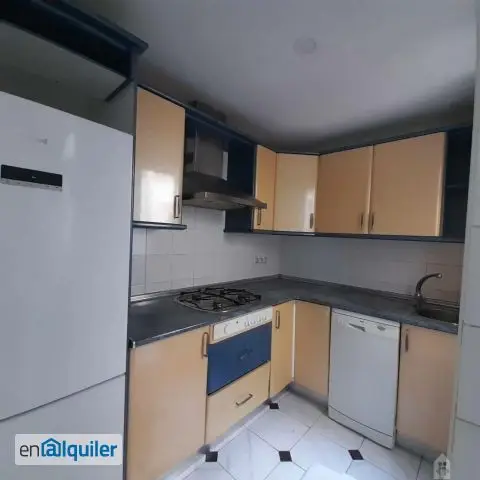 Alquiler de Piso 3 dormitorios, 1 baños, 0 garajes, Buen estado, en Sevilla, Sevilla