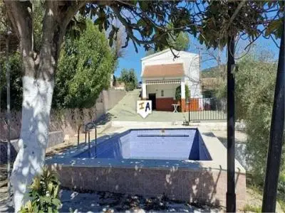 Cortijo con 5 Dormitorios 2 Baños y 11684m2 de Terreno en Cordoba