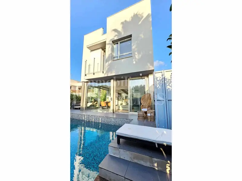 Casa Pareada Moderna en Jesus Ibiza con Piscina y Vistas
