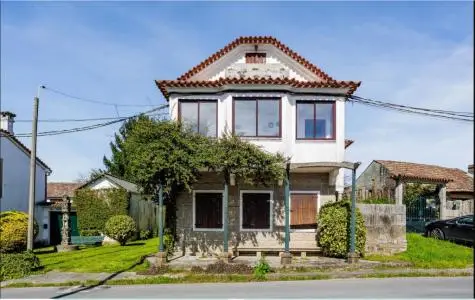 Casa en Venta en Caldas de Reis 7 habitaciones Gran Jardin