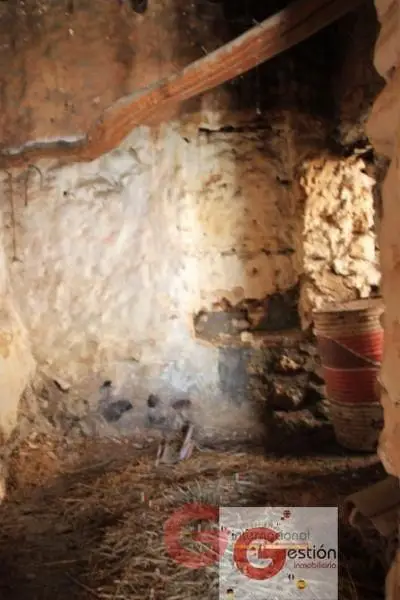 Casa 2 dormitorios para reformar Velez de Benaudalla Granada