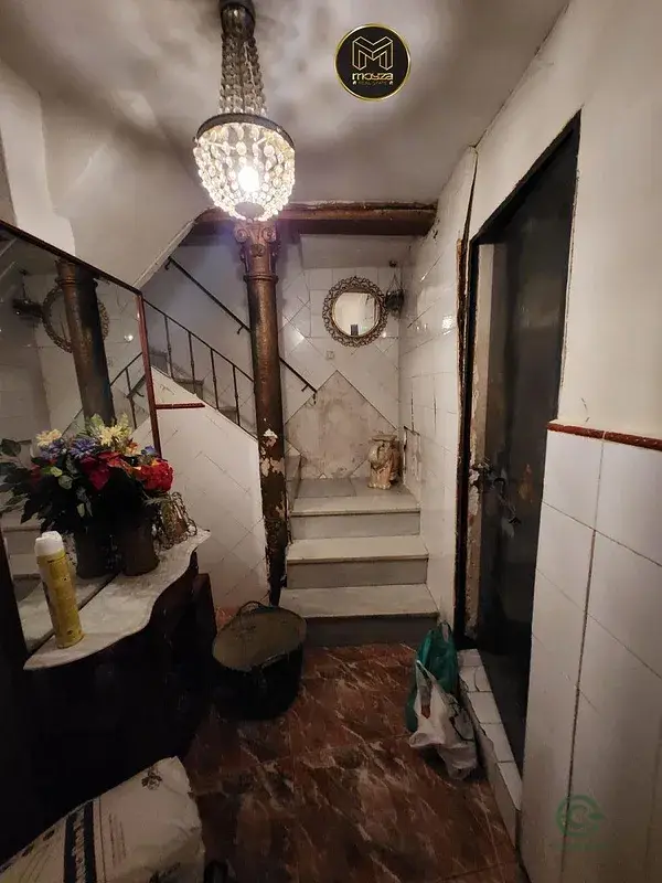 Casa en Jaen Centro con 4 Dormitorios y Terraza - Oportunidad de Reforma