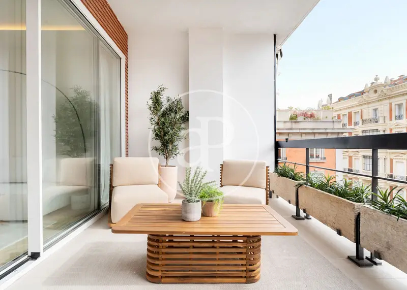 Piso en venta en Jerónimos, junto al Retiro