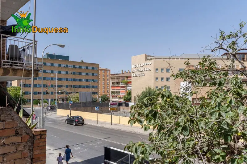 Chalet en Zaidin Granada ciudad 240m2 Jardin Garaje