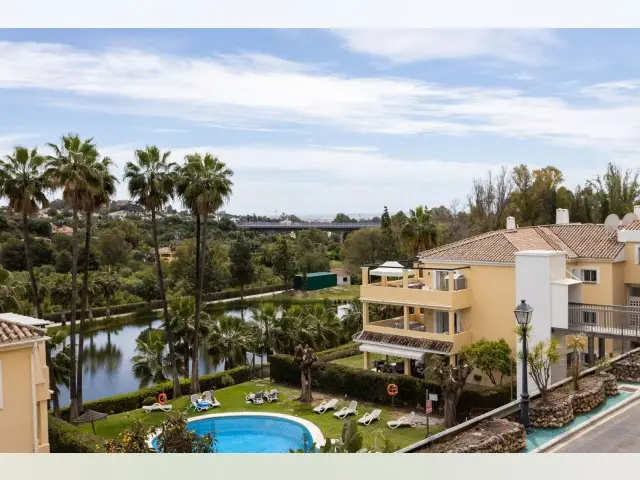 Piso de 2 Dormitorios en venta La Quinta, España