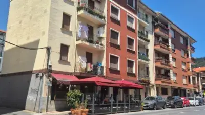 Piso en venta en Zalla centro, 3 habitaciones, terraza y trastero