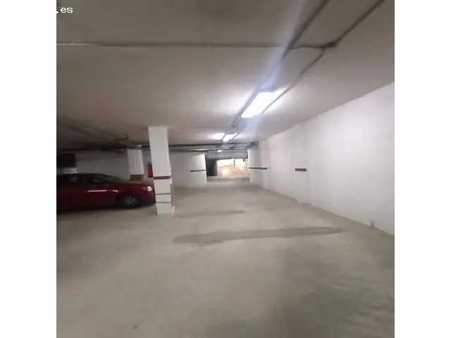 Garaje en Venta en Santa Pola Ideal para Tu Coche