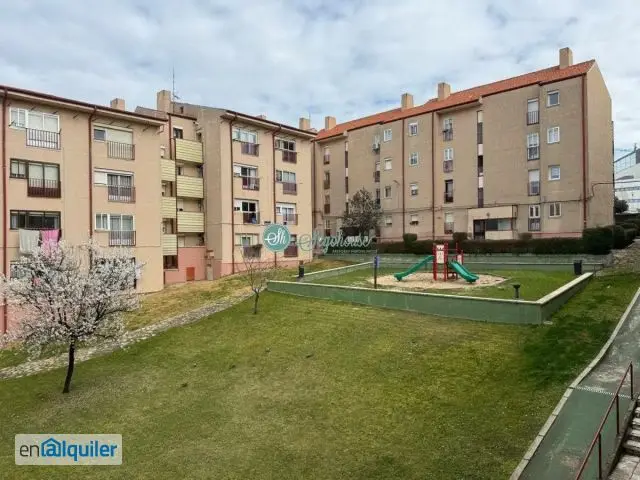 Piso en Alquiler en El Palo - Ideal Familias